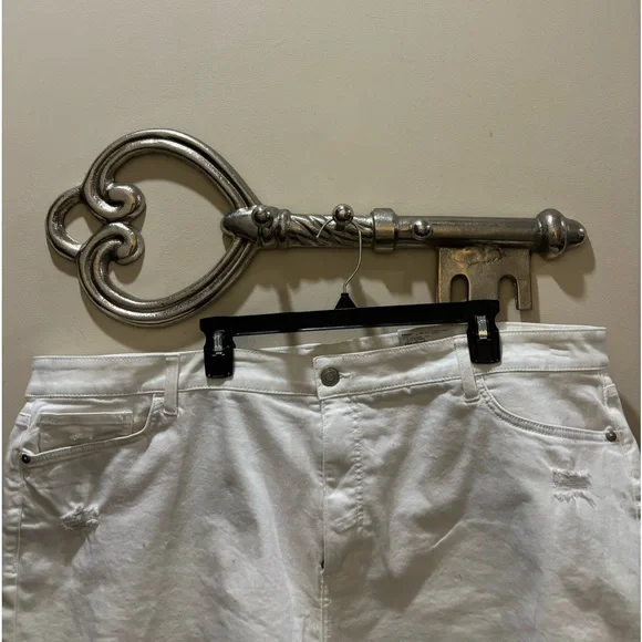 Plus Size LC LAUREN CONRAD White Super High Waisted Cut Off Shorts 24W - Picture 3 of 4